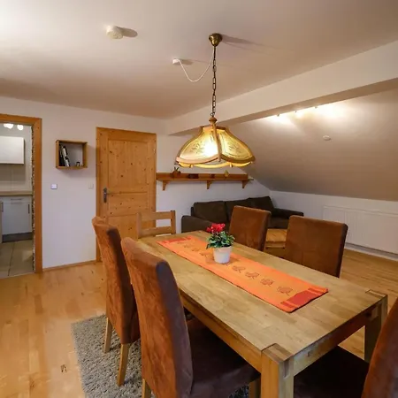 Frisch Apartment *